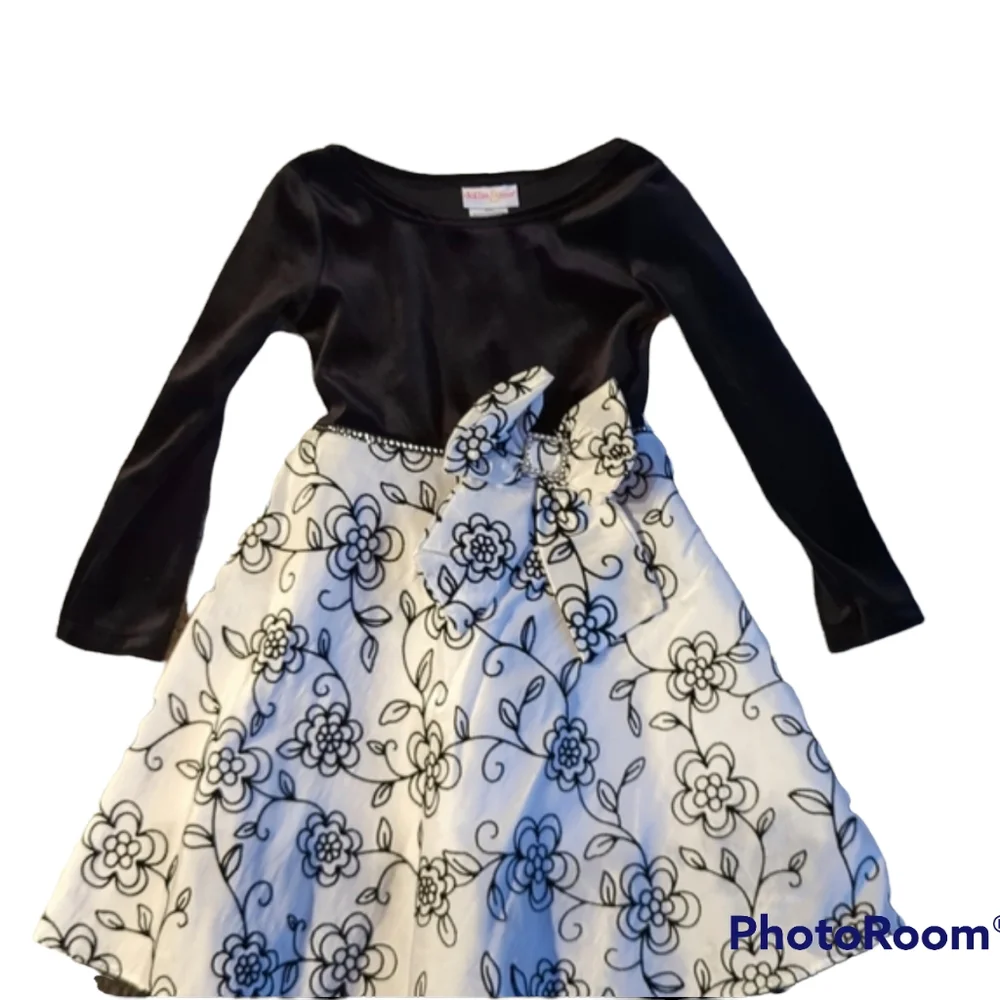 Girls Black and White Long Sleeve Party Dress Size 4 - Picture 3 of 4